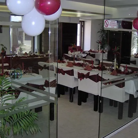 Hotel елица