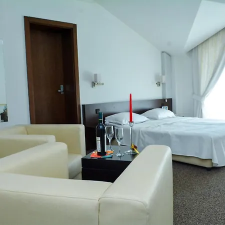 호텔 елица 3*