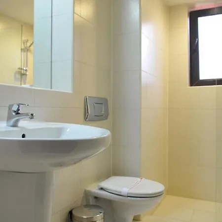 елица מלון בנסקו