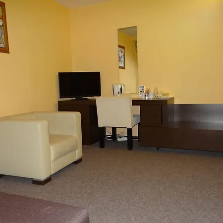 елица מלון בנסקו