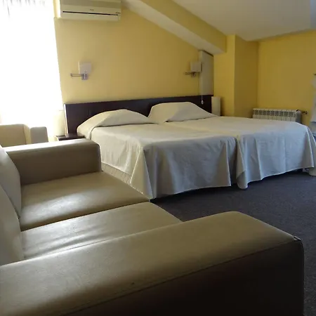 Отель елица