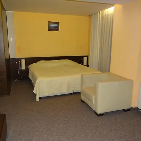 елица 3* בנסקו