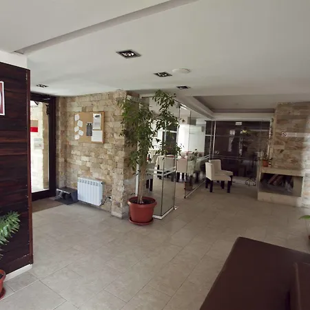 елица 3* בנסקו