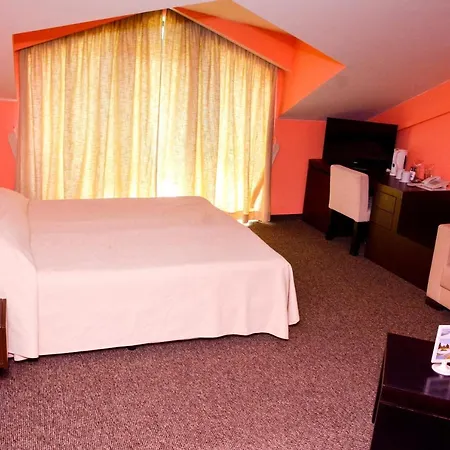 елица בנסקו