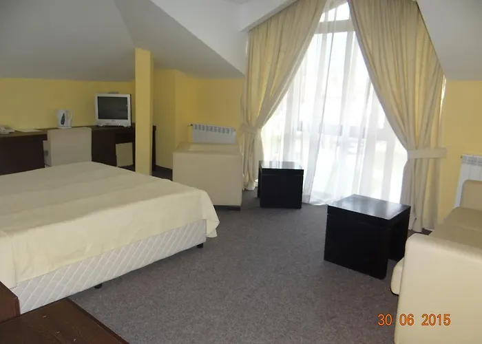 елица Hotell 3*