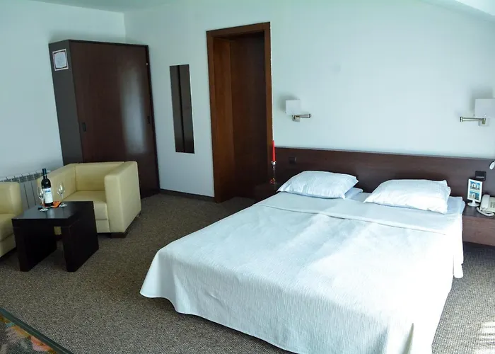 Hotell елица 3*